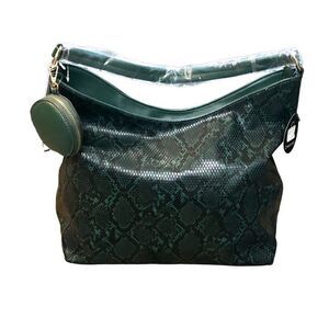 NWT Malibu Skye Olive Snake 2 Piece Purse